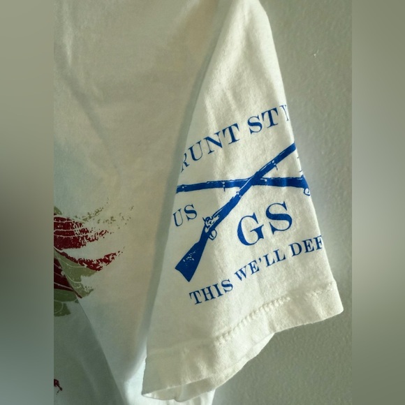 Women’s Grunt Style White Graphic Tee Size M
#0013 - Picture 2 of 5